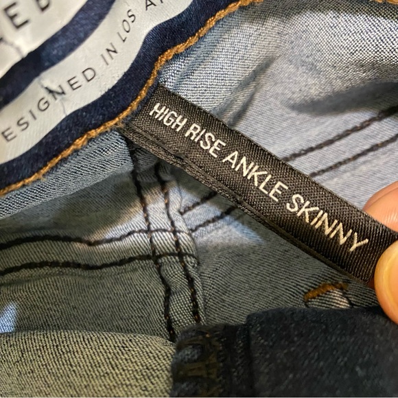 🍁Celebrity Pink Women's Deep Blue High Rise Ankle Skinny Jeans - Picture 5 of 11